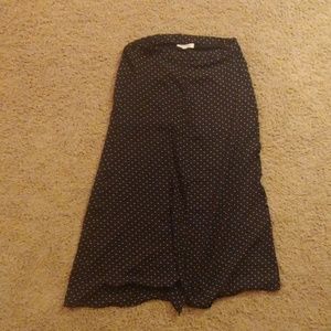 Polka dot skirt with front slit